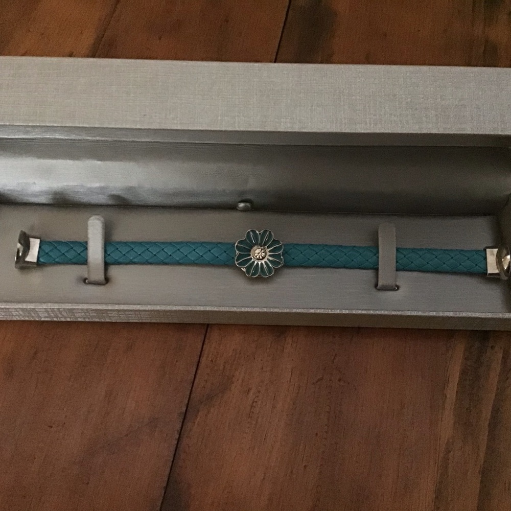 *NWOT*Leather Magnetic Clasp Charm Bracelets - Picture 7 of 9